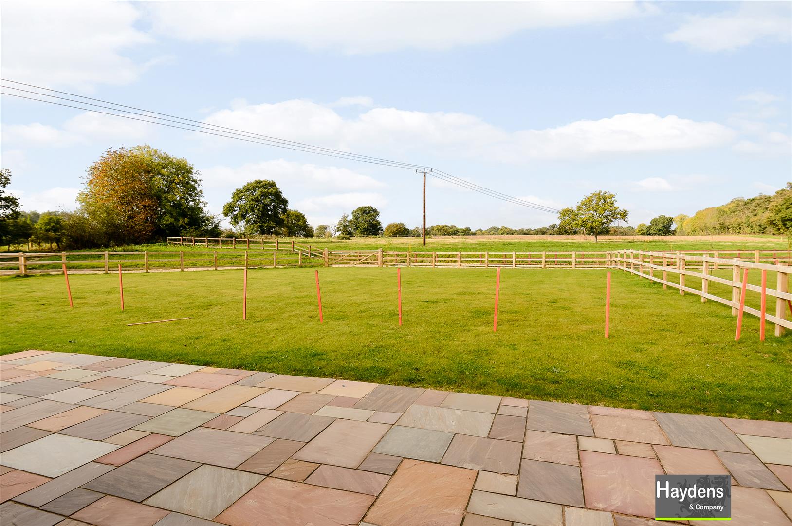 5 Bedrooms, House - Semi-Detached